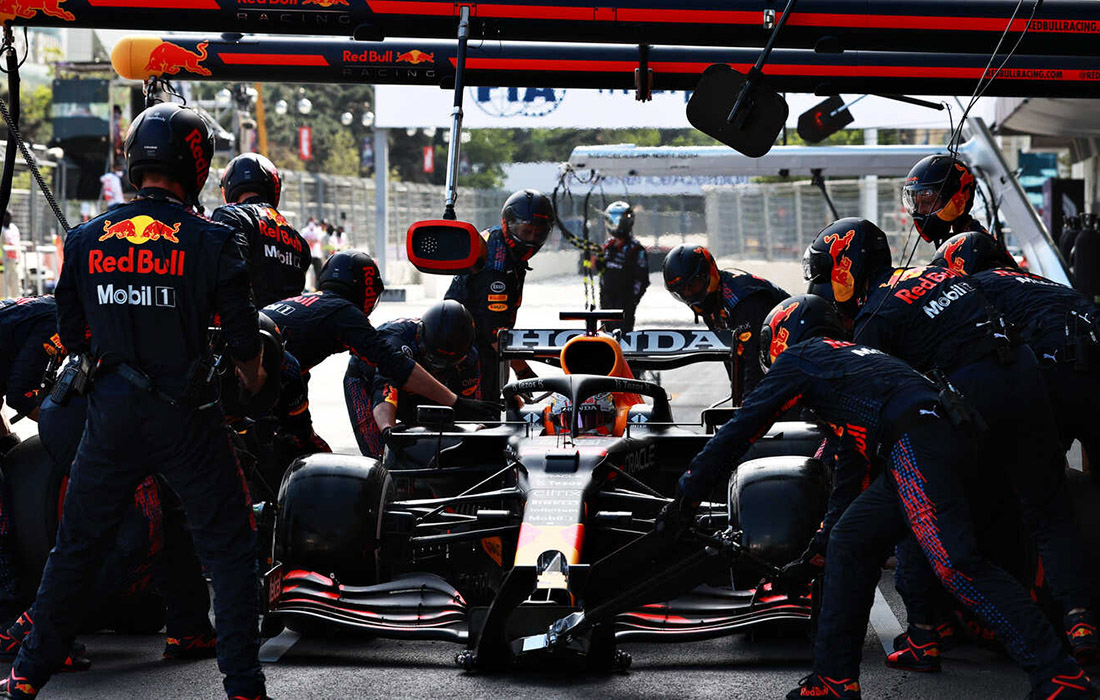 Red Bull pit-stop